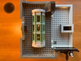 LEGO Creator Expert: Brick Bank (10251) 100% Complete