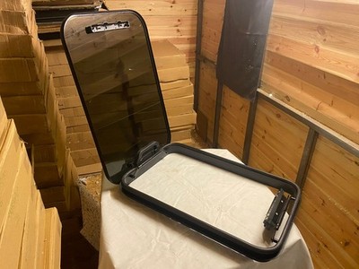 870 x 570 mm, Dunkelglas Dachfensterklappe 90° Vollöffnung, Wohnmobil, Wohnwagen