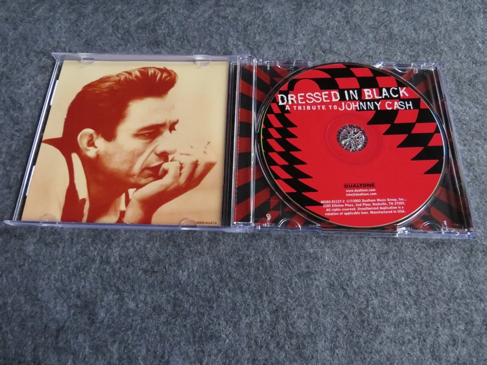 Various Artists - Dressed In Black - A Tribute To Johnny Cash ( 2002 ) - Bild 3 von 3