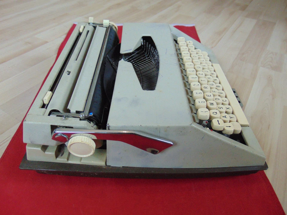 Alte Reise Schreibmaschine  Antik - Bild 3 von 4