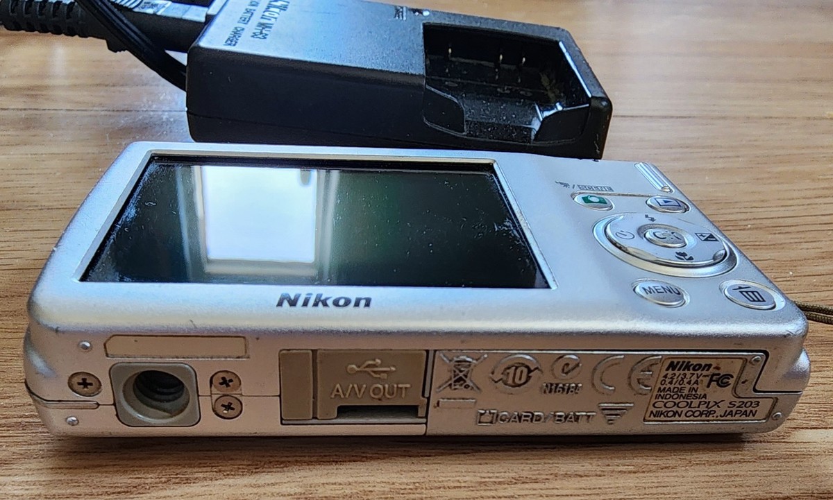 Nikon COOLPIX S203 10.0MP Silver Compact Digital Camera | eBay