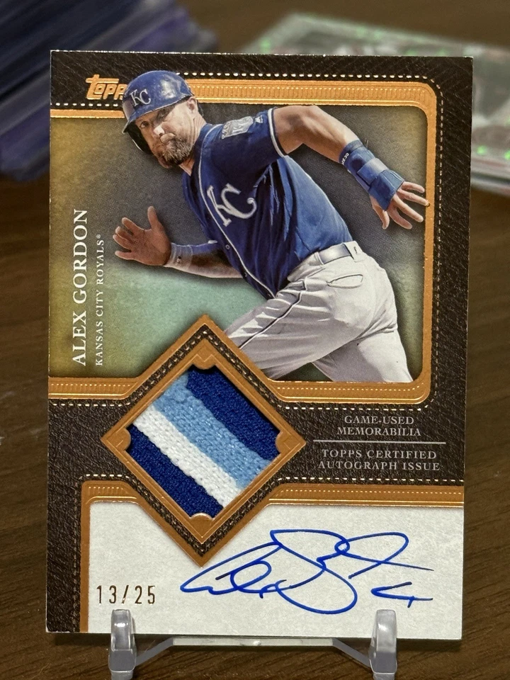 Обновление 2025 Topps Alex Gordon трехцветная нашивка с автографом ОРАНЖЕВАЯ /25 Kansas City Royals - Изображение 3 из 4