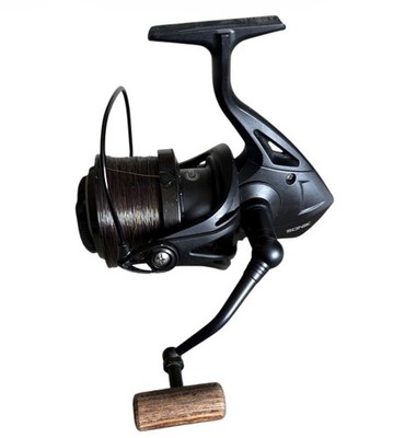 Sonik Vader X RS 8000 Karpfenrolle vorgespult mit Schnur