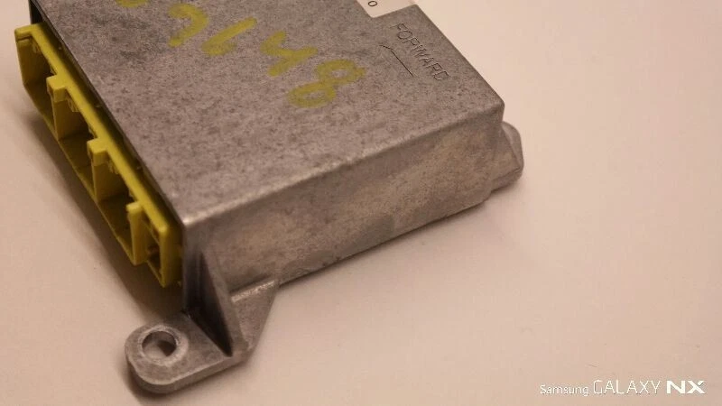 Mazda 6 2003 4 cilindros 2,3 L módulo de control de choques de seguridad  Foto 4 de 4