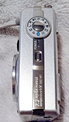 Sony Cyber-shot DSC-W7 Digital Camera 7.2 MP, 3x Zoom, Tested READ