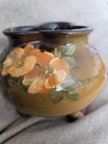Weller Pottery 1920s Antique Footed And Crimped Bowl Vase Decor 4.5 × 5 Inches