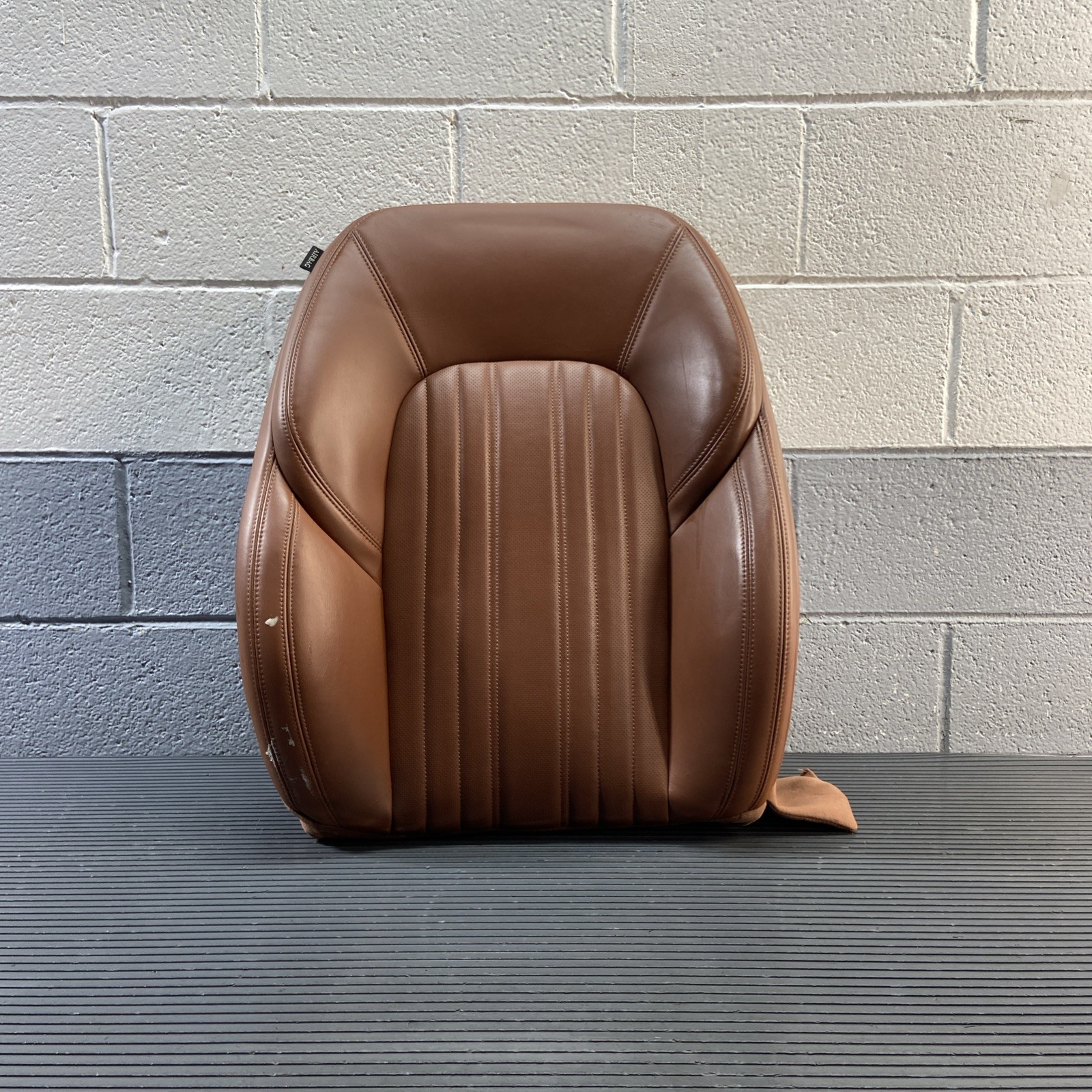 2017-2020 Maserati Levante M161 Front Right Upper Seat Cushion Tan OEM *NOTE*