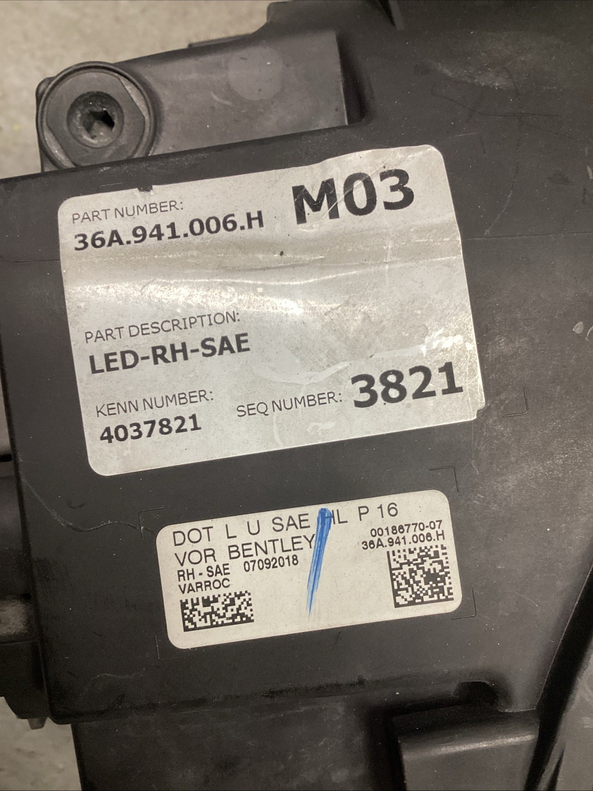 Bentley Bentayga 2017-2020 Right Headlight