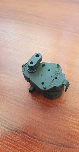 BMW 3ER E46 HEIZUNGSKLAPPENSTELLMOTOR BEHR 6902855