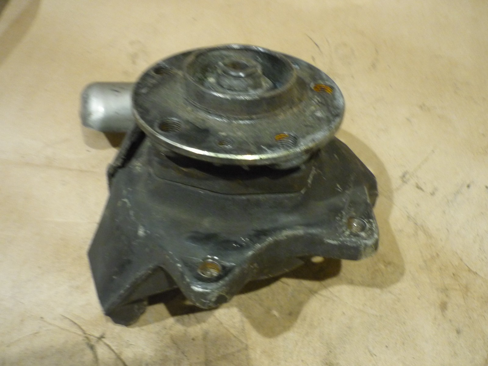 Ferrari 355 - RH Front Hub Spindle Knuckle & Bearing -(Damage)- P/N 167484