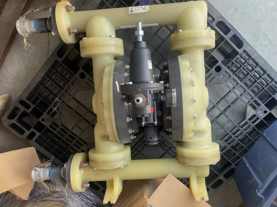 Yamada Poly 1.5 Inlet 1.5” Outlet Diaphragm Pump DP2825 - Image 3 of 4