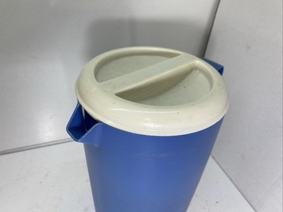Vintage Rubbermaid 1 Gallon Blue Beverage Pitcher #2718 | eBay