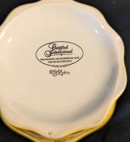 Sue Zipkin Certified International - Footed Bowl with scalloped edge - Celebrate - Picture 2 of 4