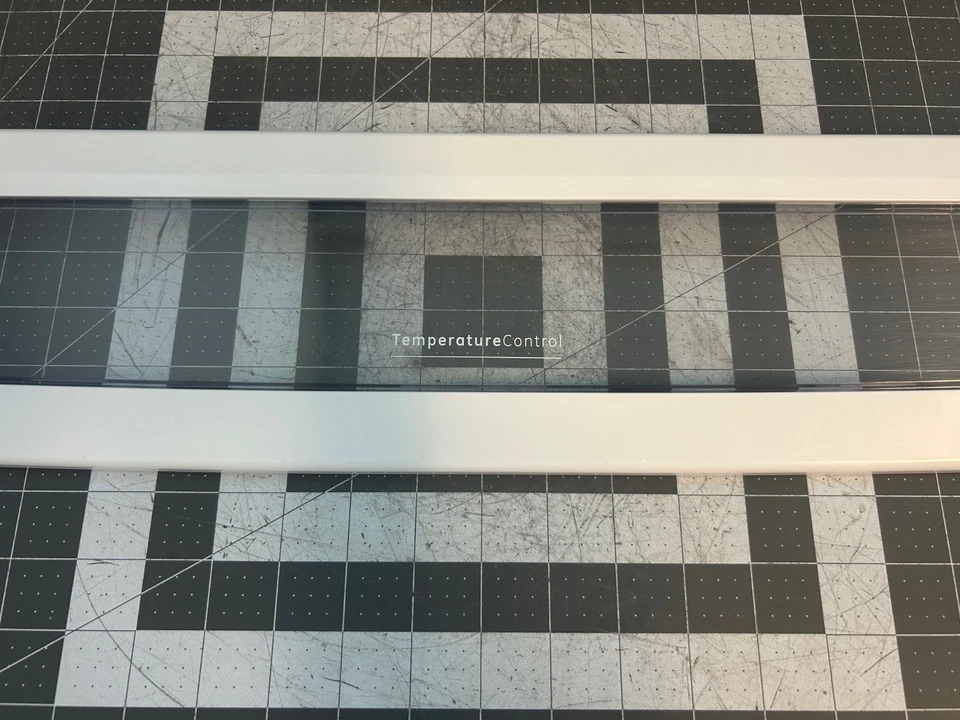 Cubierta de despensa para refrigerador GE P# WR32X10763 Foto 3 de 4