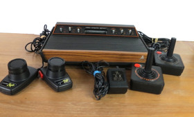 Atari CX-2600 6-Switch Console Bundle 2 Joysticks 2 Paddles OEM Power - WORKING