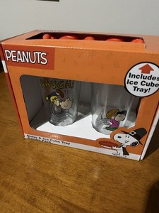 Peanuts Snoopy Lucy Charlie Brown 2 Glasses + Character Ice Cube Tray Set