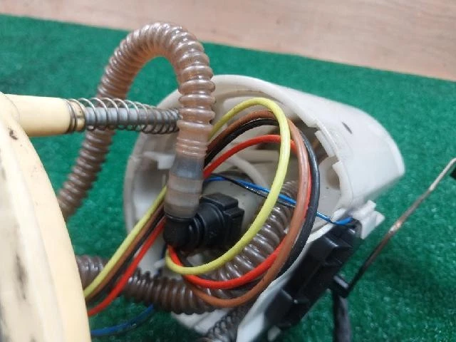 2013 梅赛德斯-奔驰 B200 BlueEFFICIENCY FuelPump A 246 470 08 94 — 第 3/4 张图片