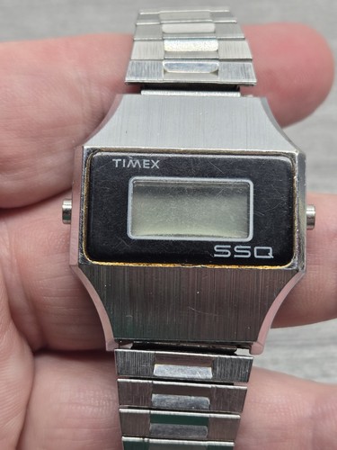 Vintage Retro 70er Jahre Timex SSQ LCD Digitaluhr silber schwarz nicht getestet