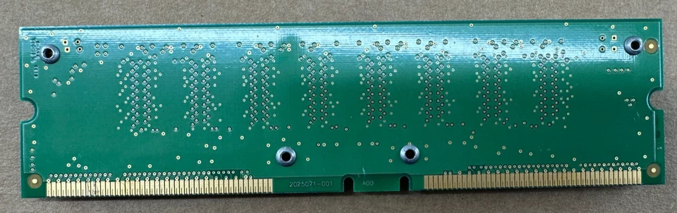 256 MB 184-pin RDRAM Rambus PC-800 ECC-Memory 45ns 'Toshiba THMR2E8Z-8 - Image 3 of 3