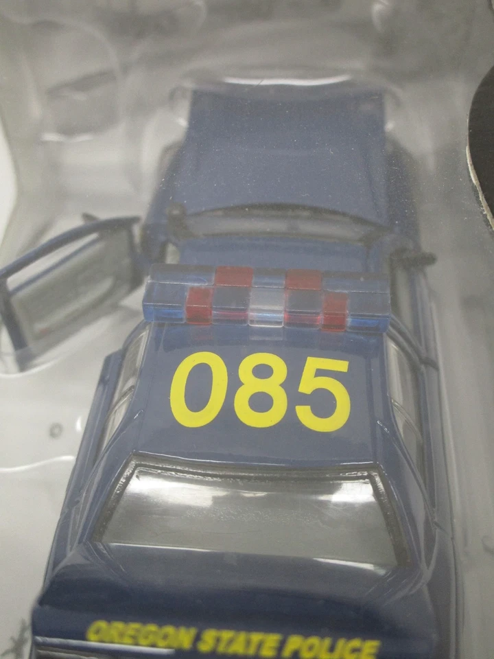 Gearbox Ford Crown Victoria Diecast 1:43 Oregon State Police Limited Edition - Image 2 of 4