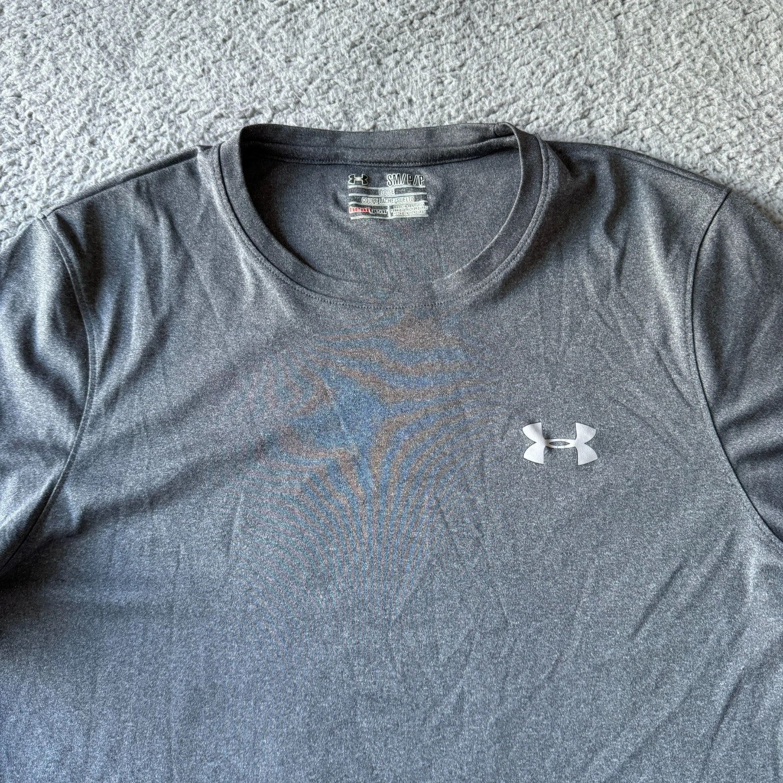 Under Armour Shirt Mens Small Gray Athletic Top Loose HeatGear Sports Train