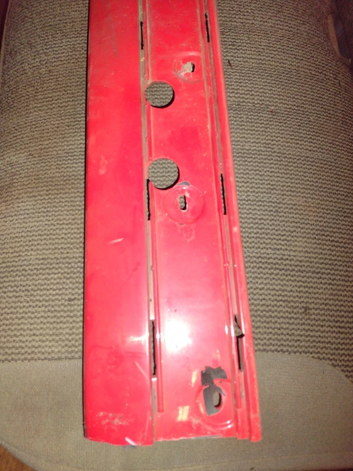 Parachoques trasero sección central BMW 325i 325is 325ix E30 Facelift 318is 318i Foto 2 de 4