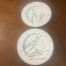 SET OF 2 VTG STUDIO NOVA SKETCH BOOK DINNER PLATES 10 3/4"