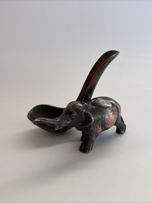 Vintage Bronze elephant Tobacco Pipe Rest Stand Holder