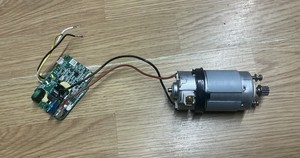 Floorhead Motor + PCB = Shark Stratos IZ400uktsb Akku Staubsauger