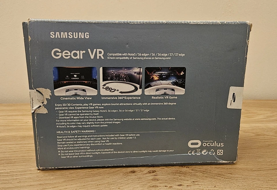 Samsung Gear Oculus Smartphone VR Headset Boxed - Image 2 of 4