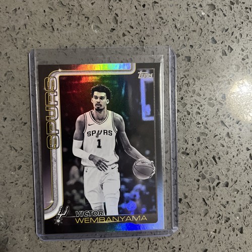 Victor Wembanyama 2025-26 Topps Flagship #195 - Target Blackout Parallel