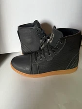 Indie Ridge Crossfield size 12 ventilated motorcycle boots