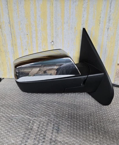OEM 2014-2018 Silverado Sierra Right Side Power Fold Heated Signal Door Mirror 