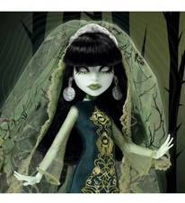 Monster High Skullector Scarah Screams Doll