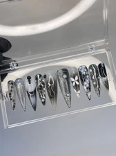 Free Style Black & White Blooming Extra Long Stiletto Press On Nails, Handpainte