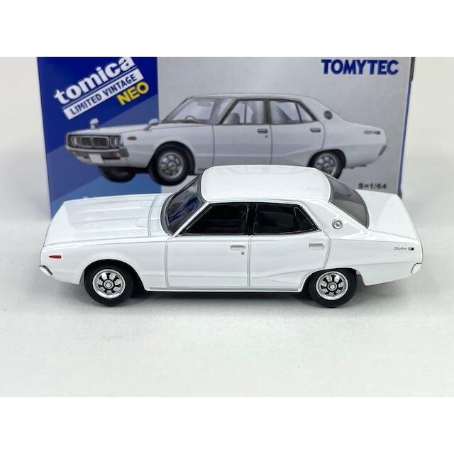 Tomica Limited Vintage NEO LV-N270b Nissan Skyline 2000GT 74
