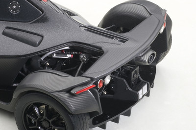 オートアート　1/18 BAC mono ミニカー　ブラック/カーボン仕様 Amazon | AUTOart 1/18 BAC モノ (メタリック・ブラック) 完成品