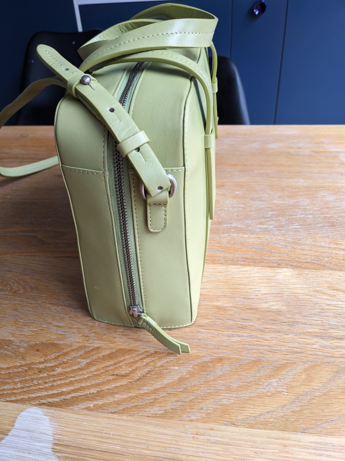 Beautiful Rectangular shaped tote leather shoulde… - image 18