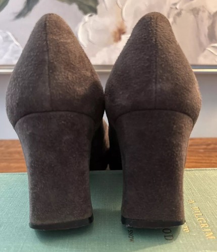 Zapatos de salón para mujer Stuart Weitzman de gamuza con tacón ancho gris punta cuadrada 7W (se ajustan como 8M) - Imagen 6 de 10