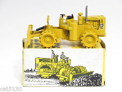 Miniature NZG Caterpillar 825B – Engin De Chantier 1:50 – Fabrication Allemande En Métal