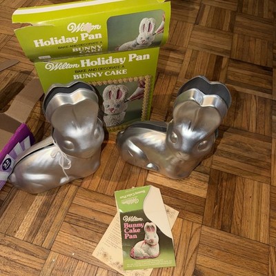 Wilton Holiday Pan Two Piece Bunny Cake Aluminum Baking Pan Easter W/Guide