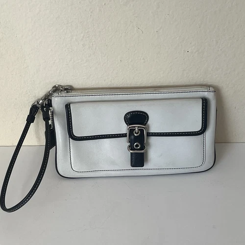 Bracciale Coach Soho vintage in pelle bianco sporco e nero con fibbia tasca frontale