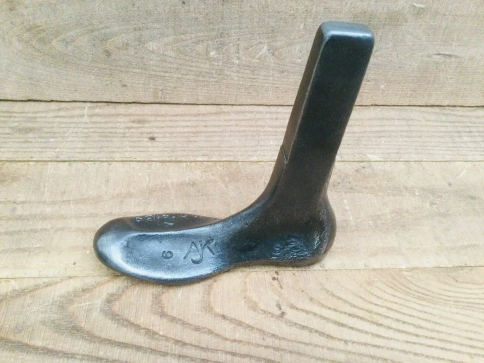 Vintage Cast Iron Shoe Last Size 6 & 7 Paperweight Doorstop Bookend - Image 2 of 4