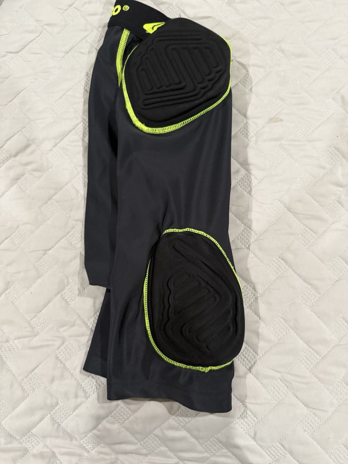  Champro Sports Bull Rush 5-Pad Football Girdle Compression Fit XL Youth Black