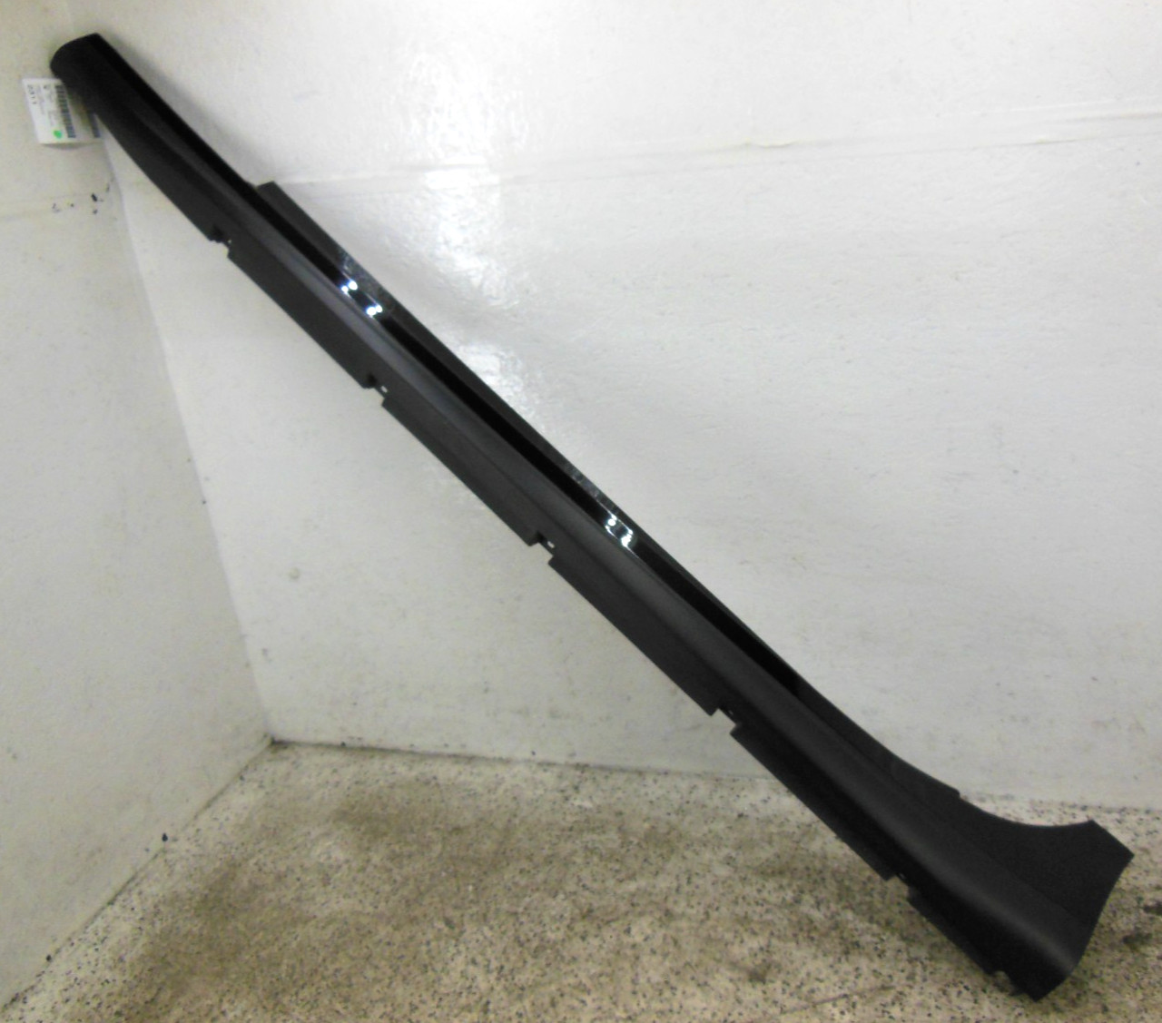 2017 17 Maserati Ghibli  Rocker Panel Moulding Side Skirt Driver Left LH OEM 820