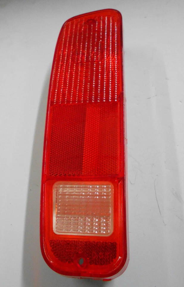 Luz trasera para Ford F-150 1975-79 y F-250 y F-100 Bronco E100 LH lado del conductor Foto 2 de 4