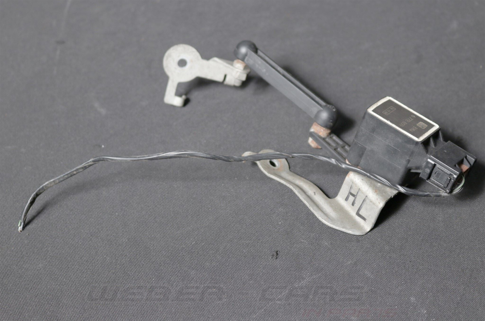 65.626km BMW 1er 3er E92 Xenon Level Sensor 6778809 6784696 Holder 