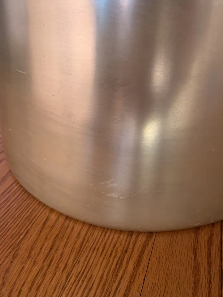 Mesa de centro West Elm de mármol y latón Foto 3 de 3