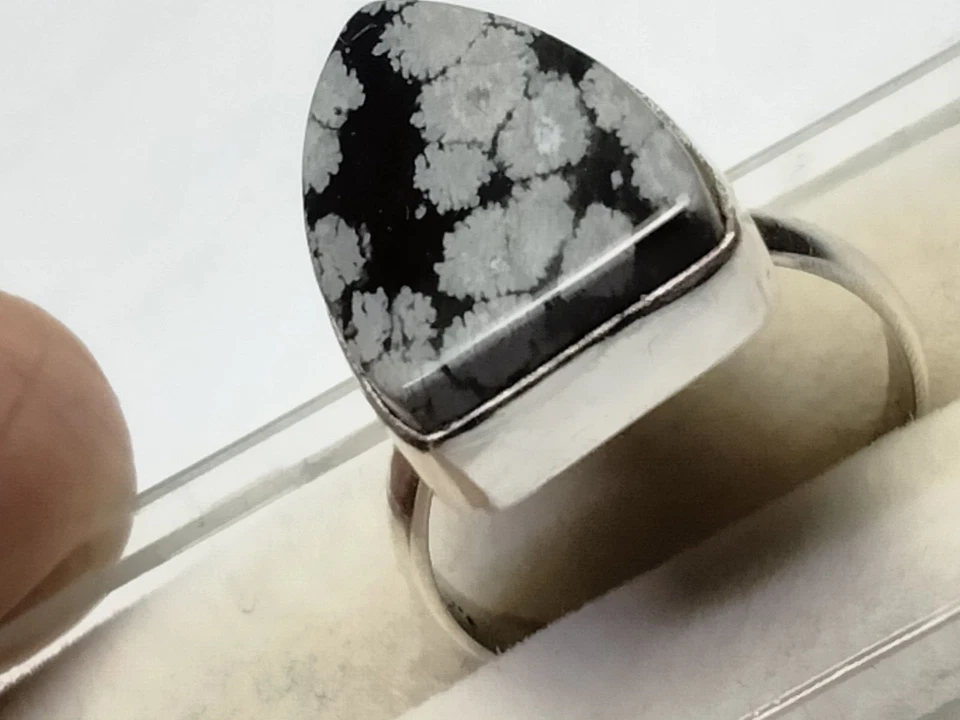 ATRACTIVO ANILLO OBSIDIANA COPO DE NIEVE NATURAL EN PLATA DE LEY 925 TALLA 6,75-7,0 Foto 3 de 4