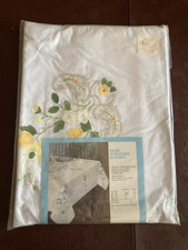 VTG NEW Poly Cotton Hand Appliqued Embroidered Tablecloth Flowers 68"x104" NIP